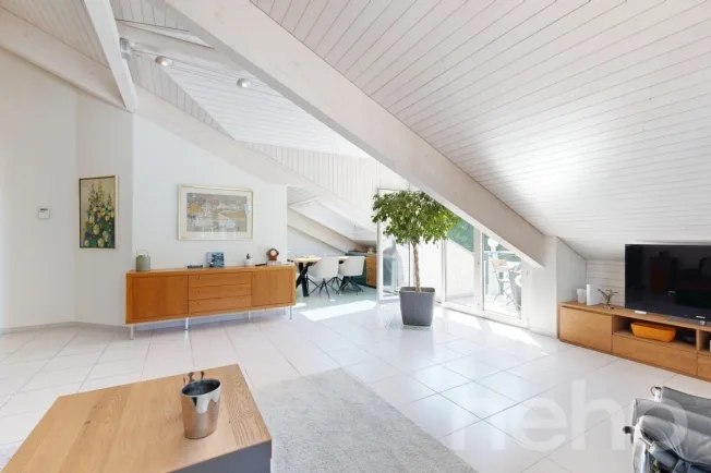 4.5 Zimmer Attikawohnung in Baar – Foto 3 von 12