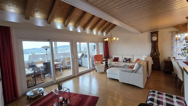 4 Zimmer Wohnung, 6404 Greppen