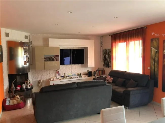 6.5 Zimmer Einfamilienhaus in Cugnasco – Foto 5 von 13