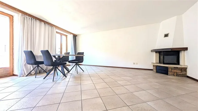 3.5 Zimmer Wohnung, 6517 Arbedo