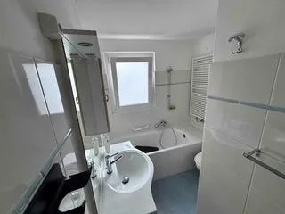 4.5 Zimmer Einfamilienhaus in Gnosca – Foto 5 von 8