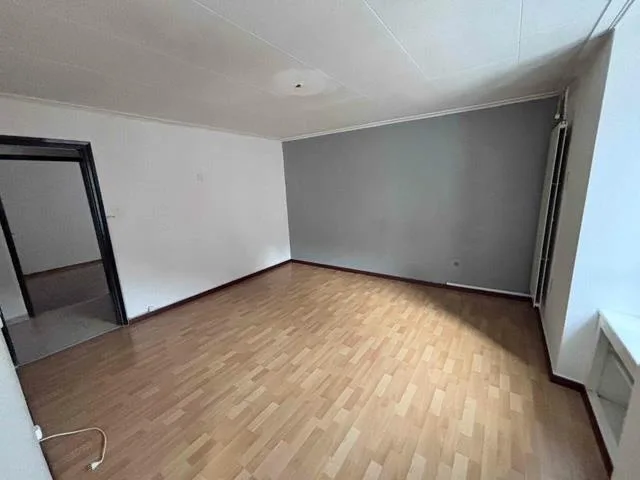 4.5 Zimmer Einfamilienhaus in Gnosca – Foto 2 von 8