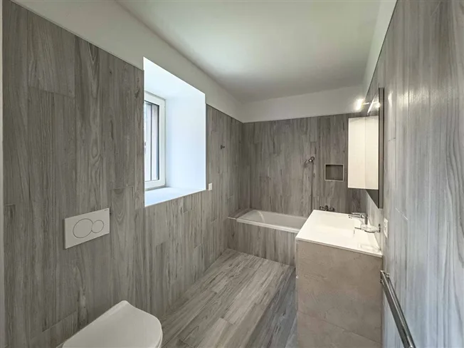 3.5 Zimmer Einfamilienhaus, 6525 Gnosca