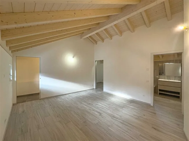 3.5 Zimmer Einfamilienhaus, 6525 Gnosca