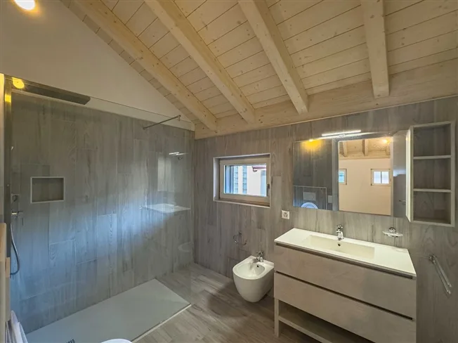 3.5 Zimmer Einfamilienhaus, 6525 Gnosca