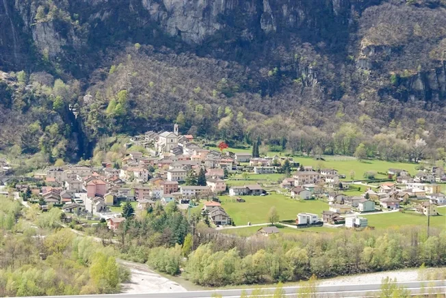 Einfamilienhaus, 6527 Lodrino