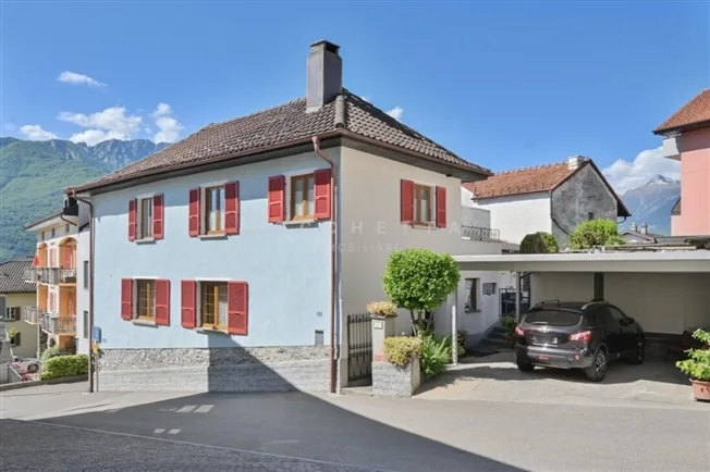 7.5 Zimmer Einfamilienhaus, 6528 Camorino