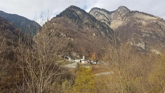 3.5 Zimmer Einfamilienhaus in Buseno – Foto 6 von 13
