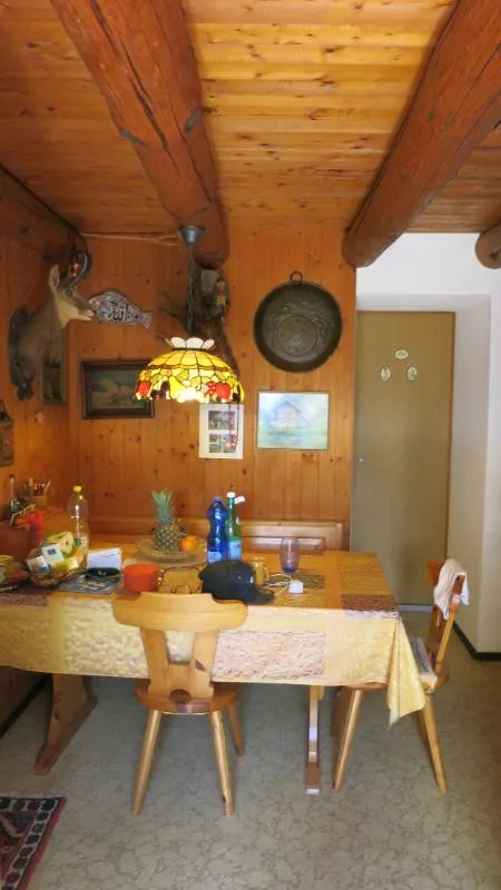 3.5 Zimmer Einfamilienhaus in Rossa – Foto 4 von 10