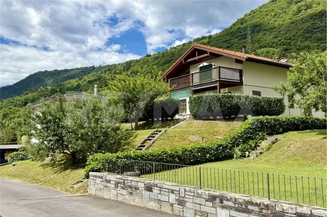5.5 Zimmer Einfamilienhaus, 6557 Cama