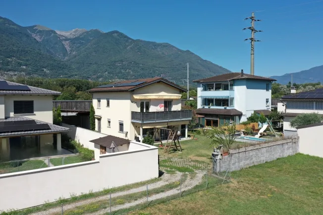 5.5 Zimmer Einfamilienhaus in Quartino – Foto 2 von 11