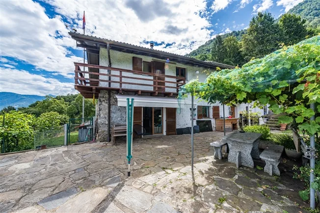 6.5 Zimmer Einfamilienhaus, 6599 Robasacco