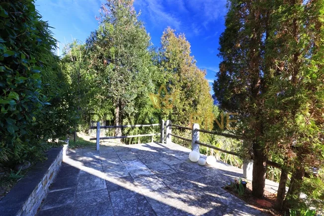 Moderne 5.5 Zi.-Villa mit Pool und Seesicht – foto 10 di 10