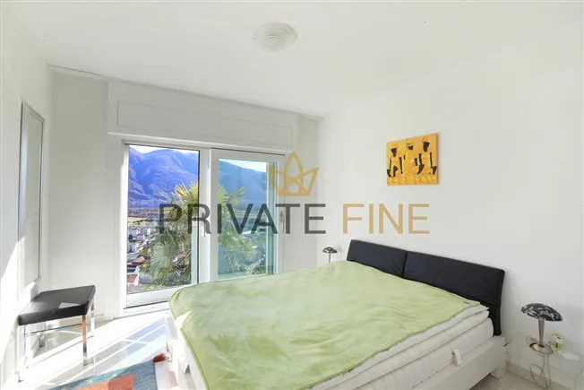 Moderne 5.5 Zi.-Villa mit Pool und Seesicht – foto 6 di 10