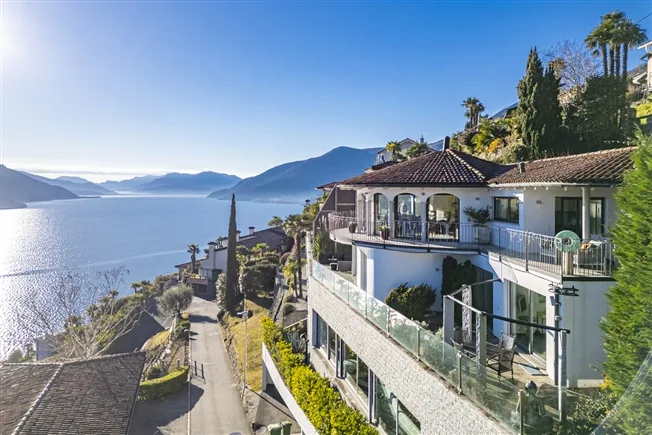 6.5 Zimmer Villa in Brissago – Foto 2 von 14