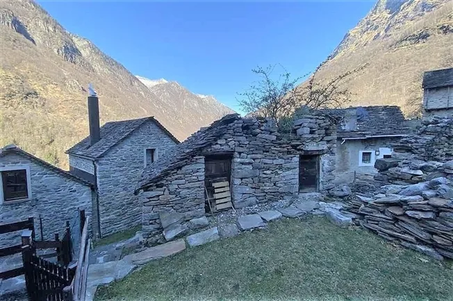 3.5 Zimmer Einfamilienhaus in Lavertezzo – Foto 5 von 11