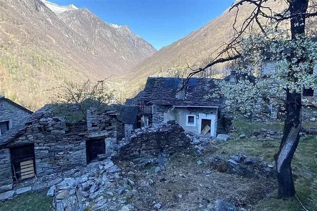 3.5 Zimmer Einfamilienhaus in Lavertezzo – Foto 7 von 11