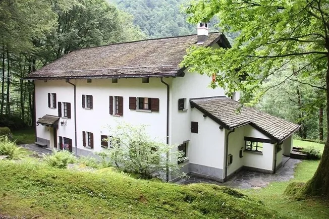 9.5 Zimmer Einfamilienhaus in Gerra (Verzasca) – Foto 10 von 12