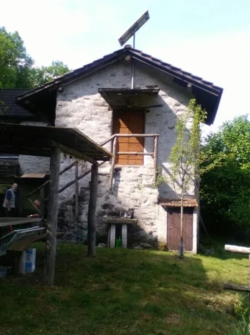 3.5 Zimmer Einfamilienhaus in Intragna – Foto 2 von 6