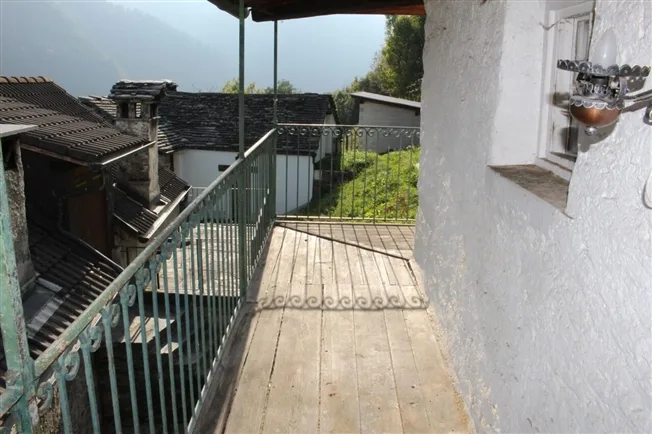 3.5 Zimmer Einfamilienhaus in Comologno – Foto 11 von 13