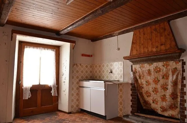 16.5 Zimmer Reihenfamilienhaus in Comologno – Foto 12 von 13