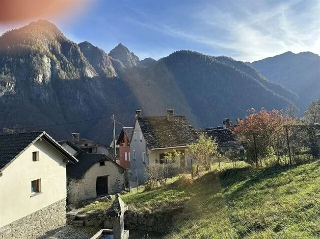 8.5 Zimmer Rustico in Cerentino – Foto 12 von 13