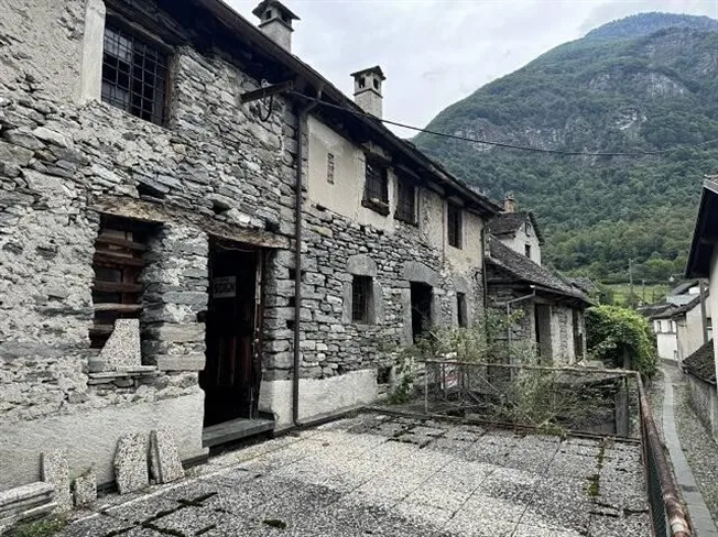 8.5 Zimmer Einfamilienhaus in Cavergno – foto 13 di 13