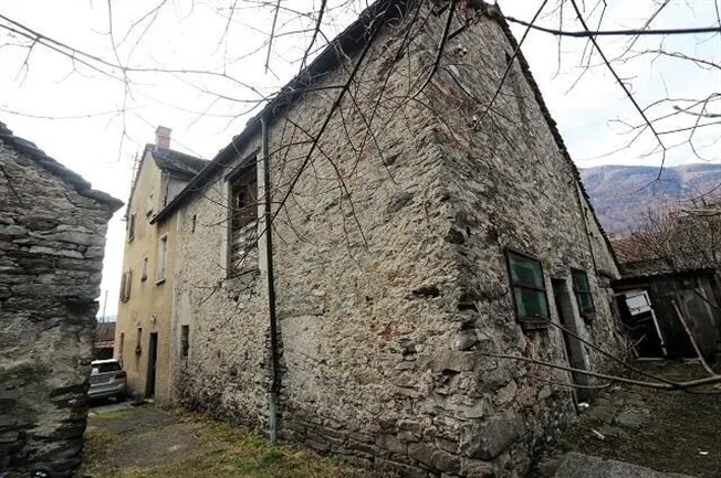 11.5 Zimmer Einfamilienhaus in Biasca – Foto 5 von 13