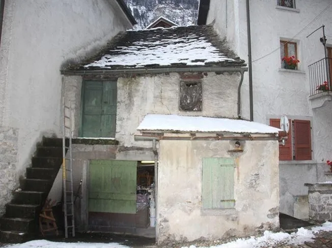 9.5 Zimmer Einfamilienhaus in Giornico – foto 2 di 13