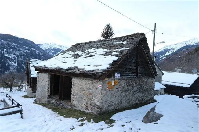 4.5 Zimmer Einfamilienhaus in Faido – foto 2 di 12