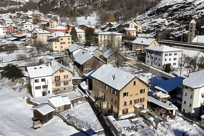 Für Liebhaber von Renovierungen. Erwecken Sie ein typisches Tessiner Haus zum Leben – Foto 13 von 13
