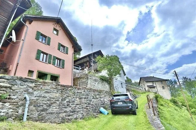 4.5 Zimmer Einfamilienhaus, 6777 Quinto