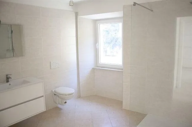 4.5 Zimmer Einfamilienhaus in Airolo – foto 6 di 13