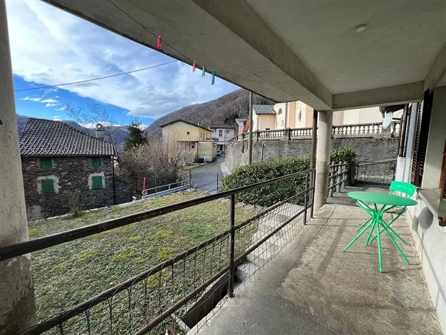 4.5 Zimmer Einfamilienhaus in Isone – Foto 7 von 10