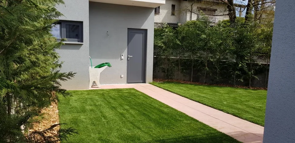 9.5 Zimmer Doppeleinfamilienhaus in Lamone-Cadempino – Foto 9 von 9