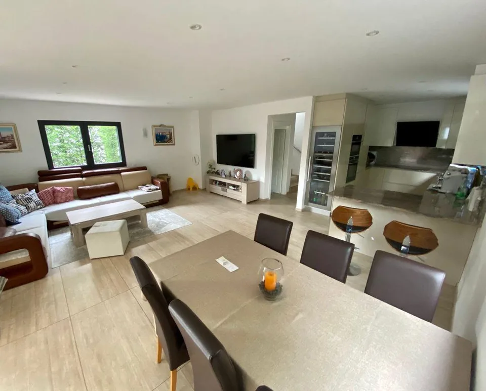 8 Zimmer Maisonette in Lamone-Cadempino – Foto 2 von 10