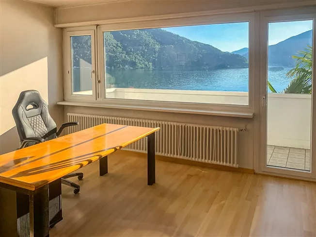 Villa direttamente sul lago con posti barca privati – foto 8 di 19