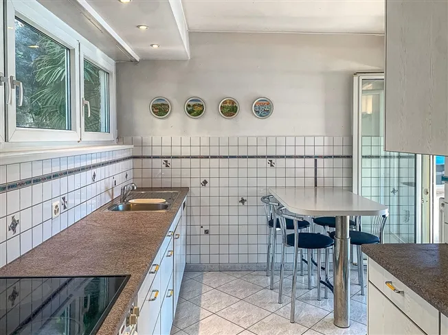 Villa direttamente sul lago con posti barca privati – foto 4 di 19