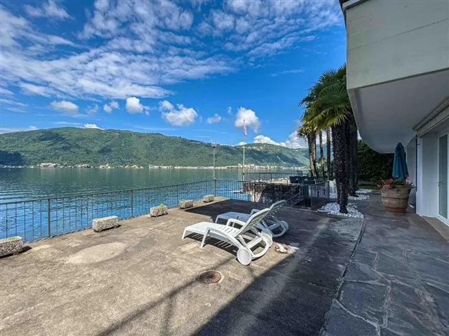 Villa direttamente sul lago con posti barca privati – foto 14 di 19