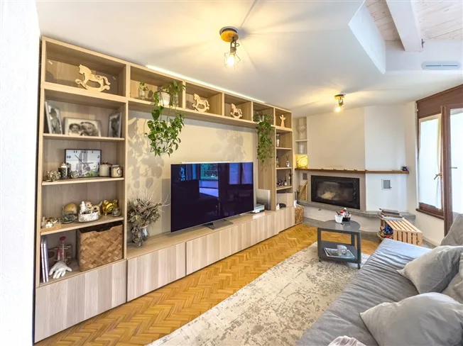 5.5 Zimmer Einfamilienhaus in Bissone – Foto 2 von 15