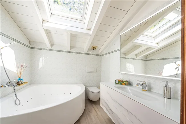 4.5 Zimmer Attikawohnung in Capolago – Foto 9 von 13