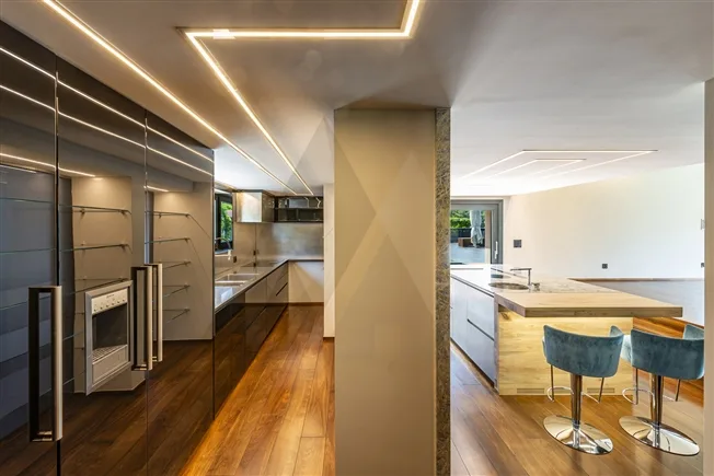 8.5 Zimmer Villa in Brusino Arsizio – Foto 10 von 16