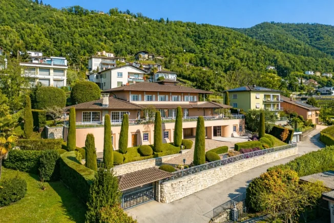 14 Zimmer Villa in Vacallo – Foto 2 von 19