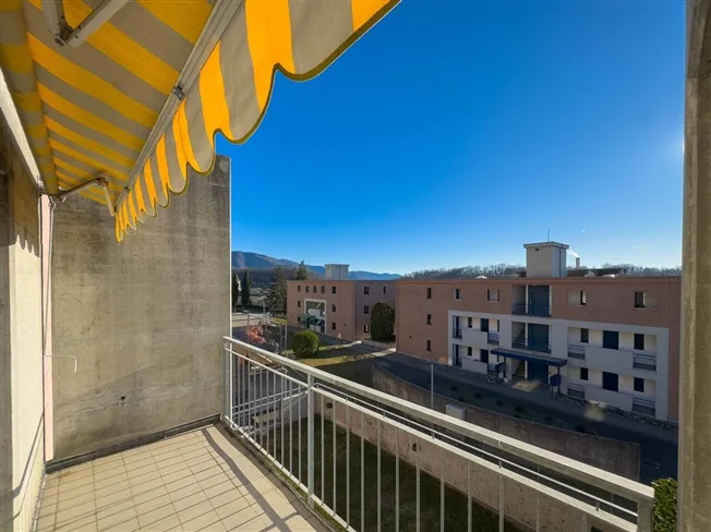 Casa gemella con giardino ad Arzo – foto 7 di 11
