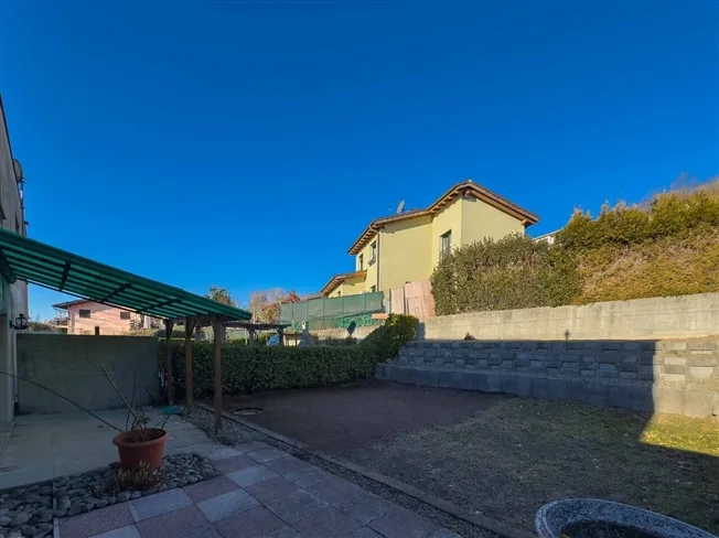 Casa gemella con giardino ad Arzo – foto 8 di 11
