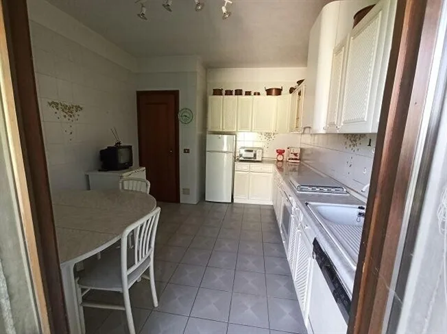8.5 Zimmer Einfamilienhaus in Lugano – foto 11 di 13