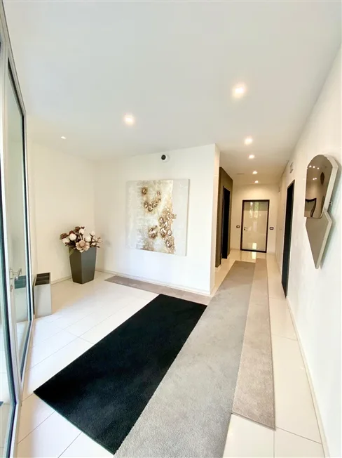 5 Zimmer Wohnung in Lugano – photo 2 sur 13