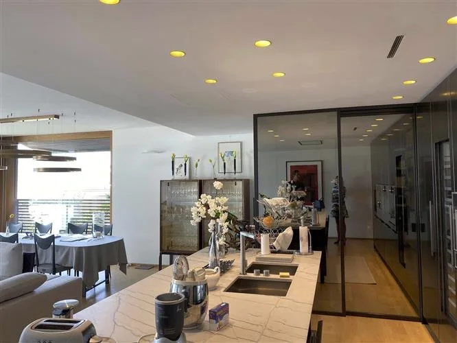 5 Zimmer Wohnung in Lugano – Foto 3 von 3