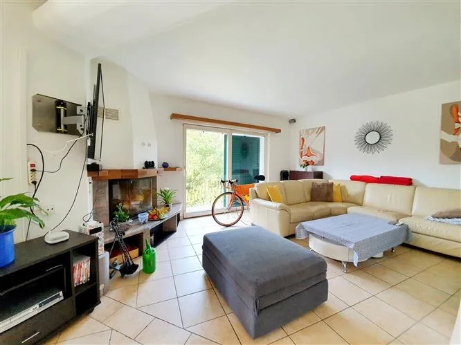 7 Zimmer Doppeleinfamilienhaus in Carabbia – Foto 4 von 7