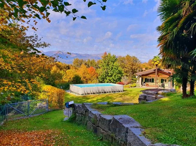 7 Zimmer Doppeleinfamilienhaus in Carabbia – Foto 2 von 7